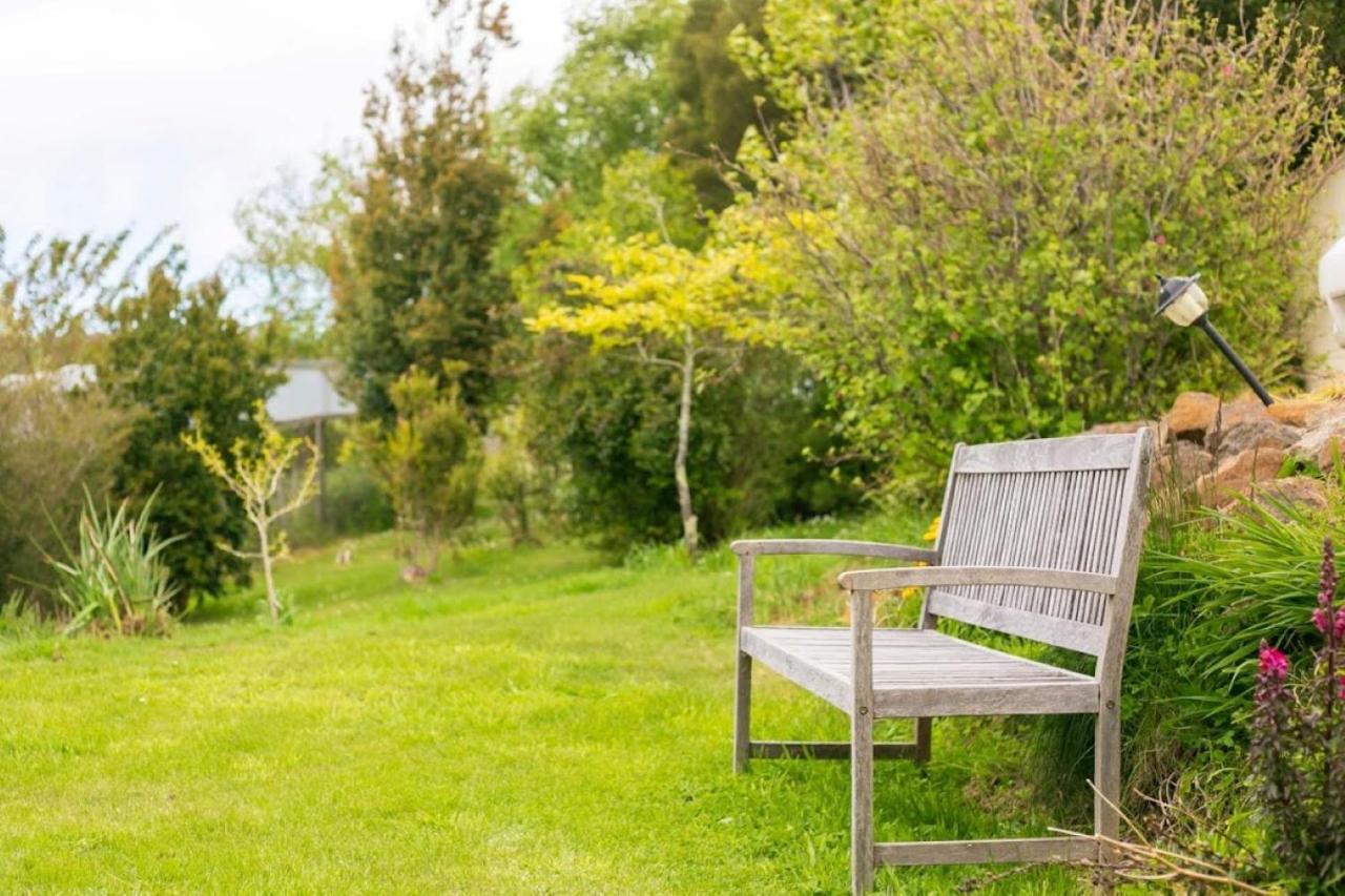 3 Hills At The Good Place Staverton ภายนอก รูปภาพ